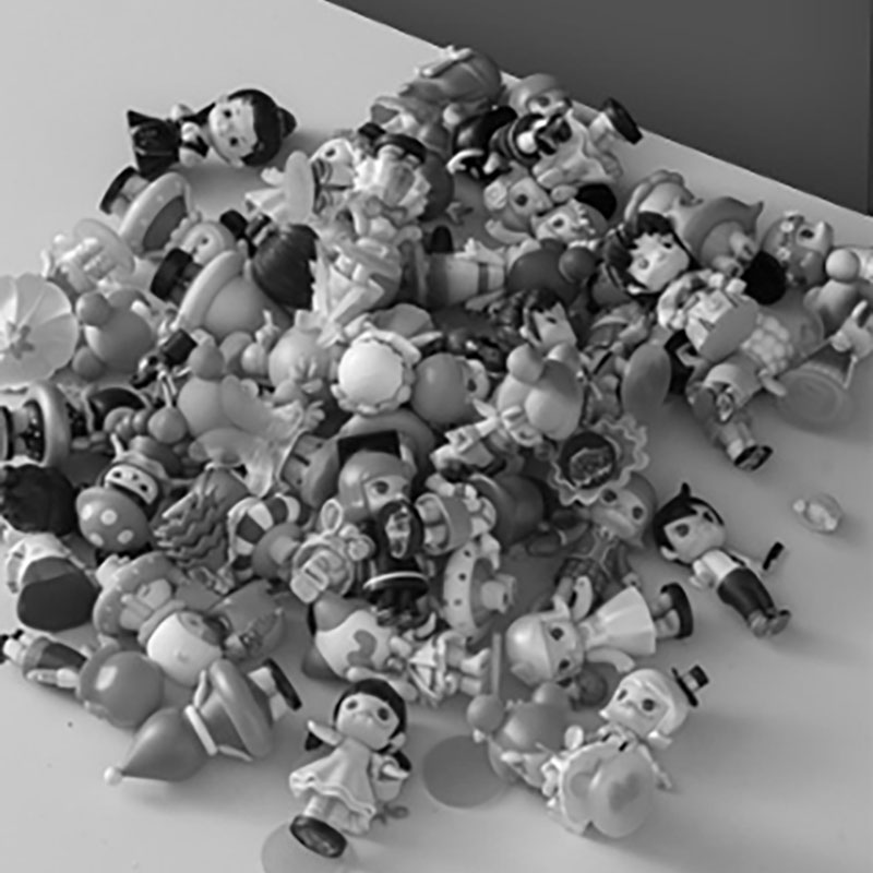 Transparent plastic display cabinet molding